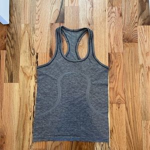 Lululemon swiftly tech tank, Women’s size 4